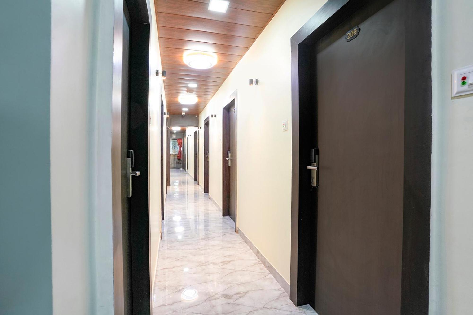 Fabexpress Gulshan Grand - Nr Gateway Of India Mumbai Exterior foto
